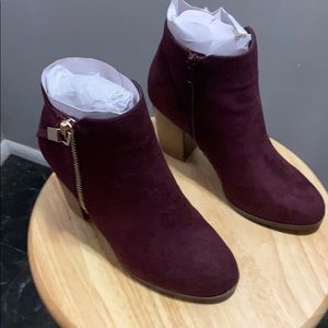 Women’s Apt 9 Ankle Boots Size 6